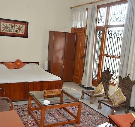 Sandy'S Homestay Jammu Extérieur photo