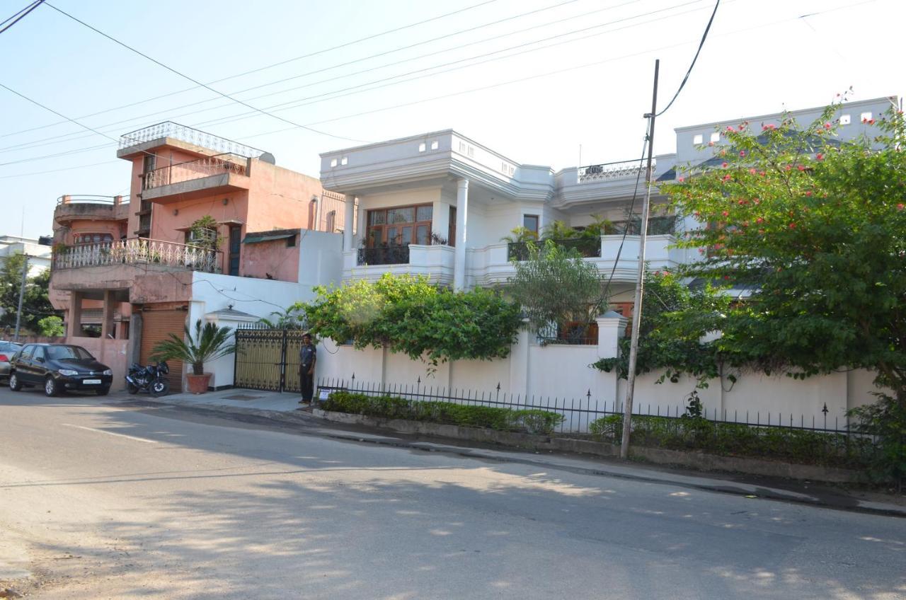 Sandy'S Homestay Jammu Extérieur photo